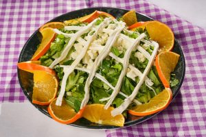 Peynirli Salata