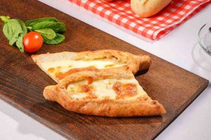 Peynirli Fırın Pidesi