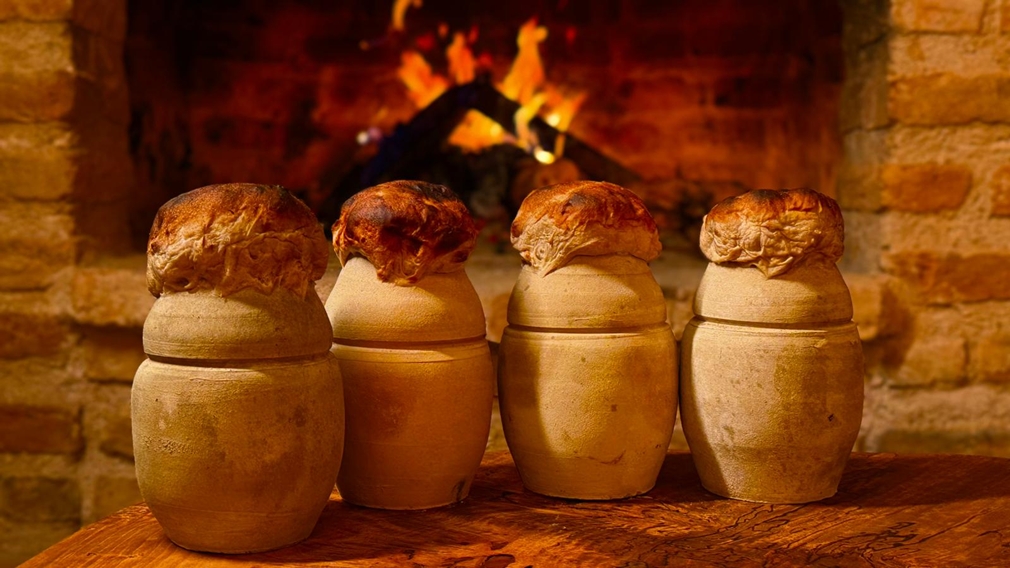 Kapadokya Testi Kebabı Nerede Yenir? (Bölgelere Göre Öneriler)